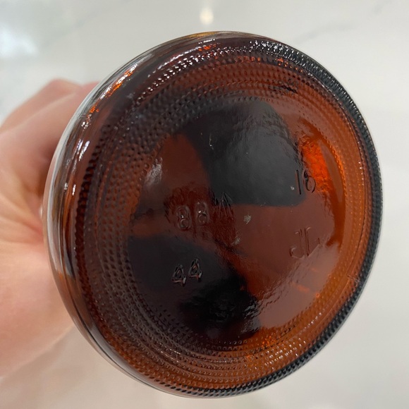 Vintage Estate Set Of 2 Mrs Butterworth’s Amber Brown Glass Bottles 12 & 24 Oz - Picture 8 of 9